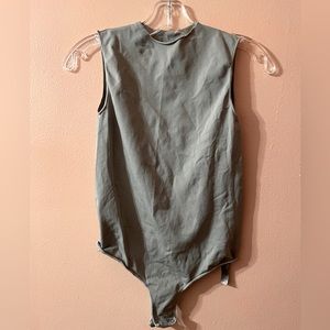 SKIMS ESSENTIAL SLEEVELESS BODYSUIT - Gently Worn in a Sea Green color - XXS/XS